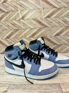Air Jordan 1 Retro high OG University Blue Sneakers